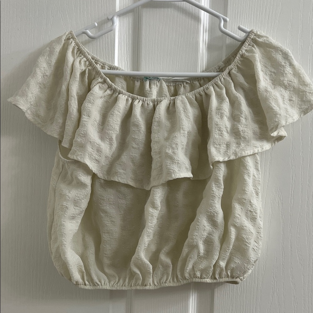 Elegant Cream Off-Shoulder Women's cropped top